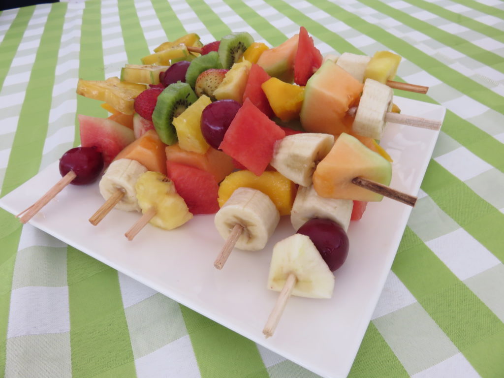 brochetas de frutas