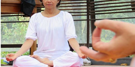 Yoga Experiencia Restaurativa Holística